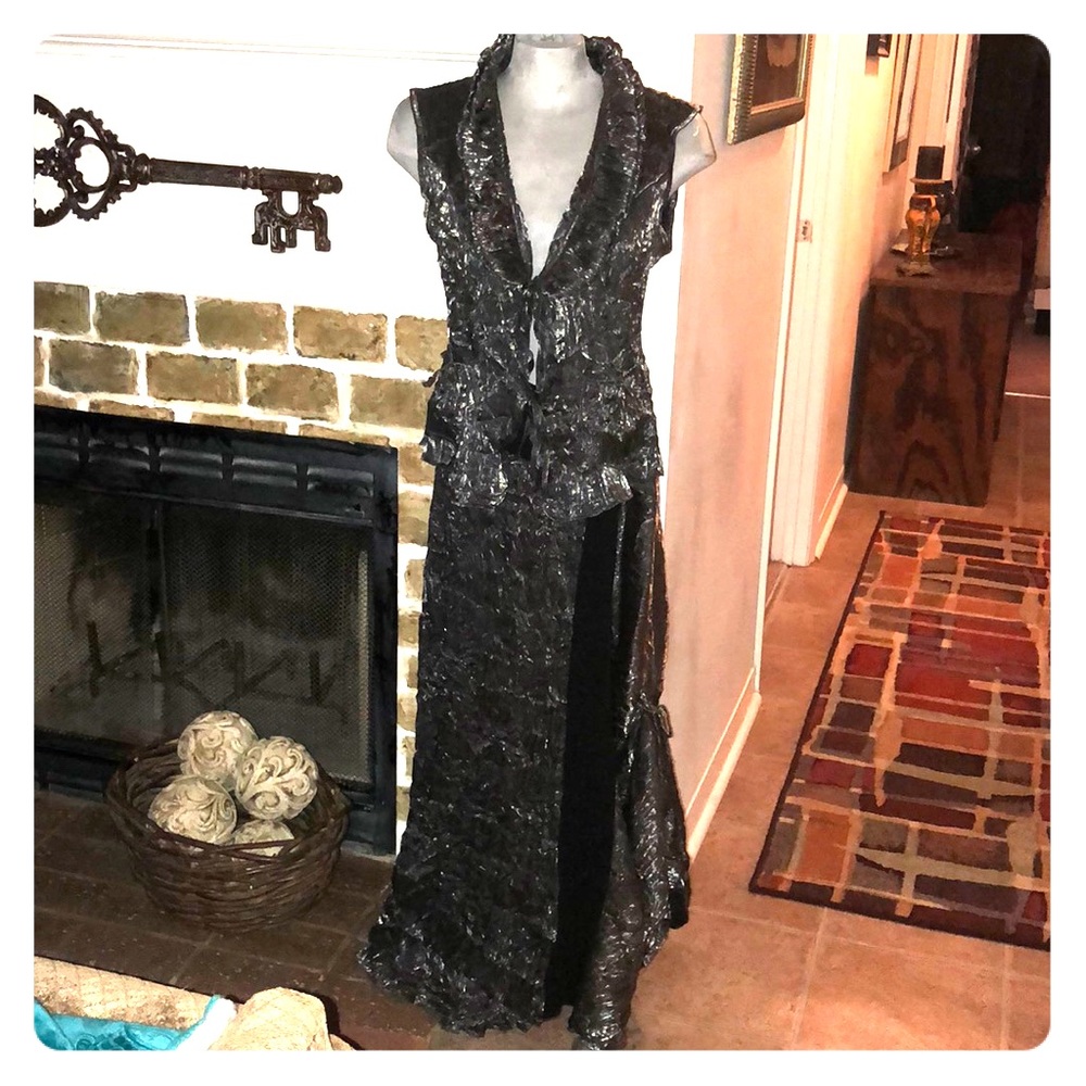 Beautiful 3 Piece Metallic Outfit for Lady’s